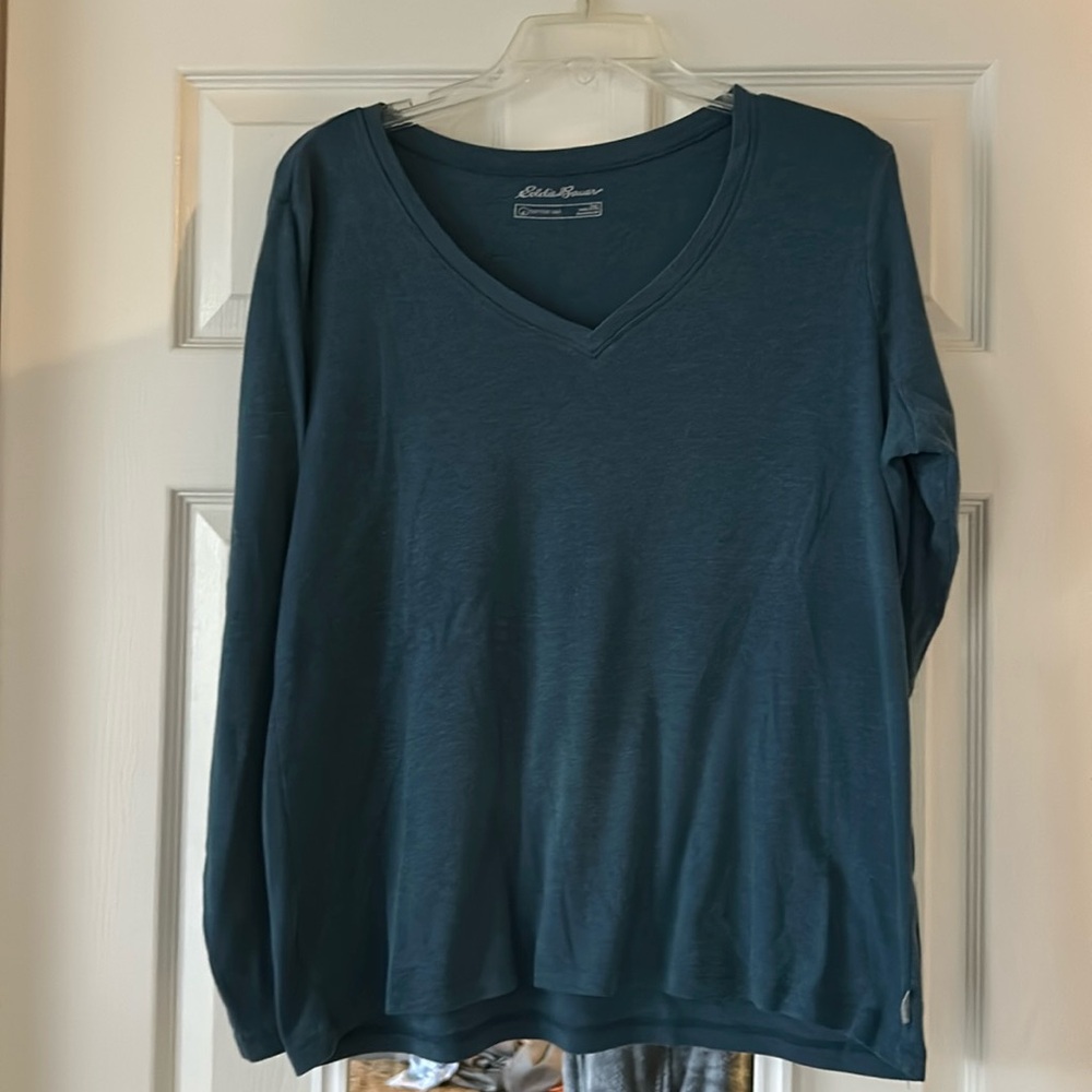 Eddie Bauer Vneck Top